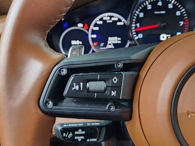 2023 Porsche PANAMERA thumbnail 23