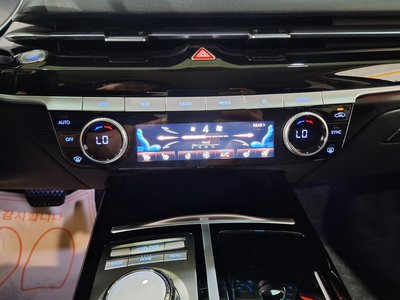 GENESIS G80 (RG3) - 10