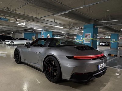 PORSCHE 911 TARGA - 4