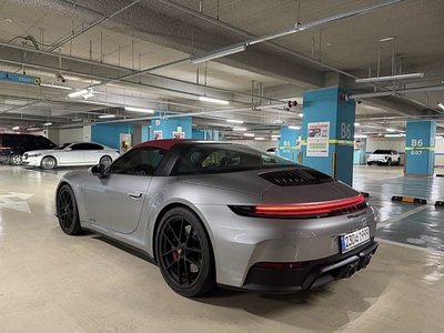 PORSCHE 911 TARGA - 1