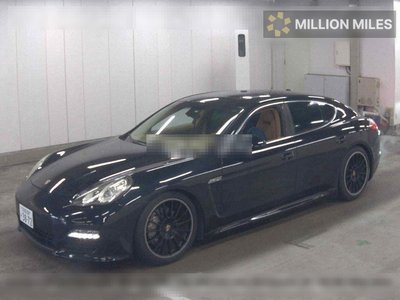 PORSCHE PANAMERA - 4