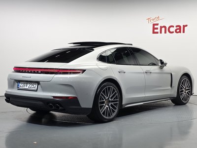 PORSCHE PANAMERA - 4