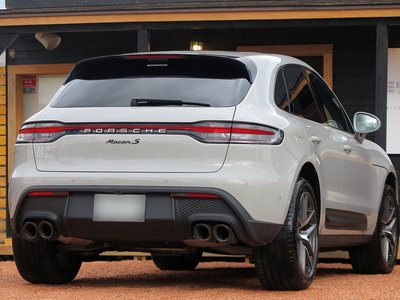 PORSCHE MACAN - 9