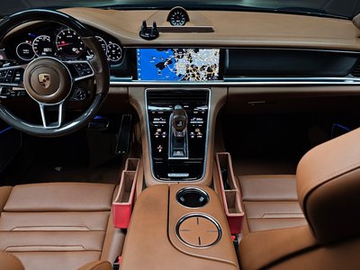 PORSCHE PANAMERA - 5