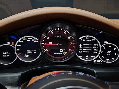 PORSCHE PANAMERA - 8