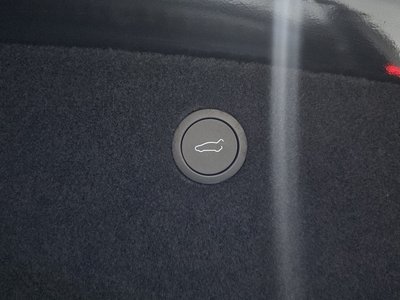 2023 Tesla MODEL X thumbnail 30