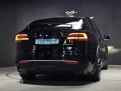 2023 Tesla MODEL X — фото 4