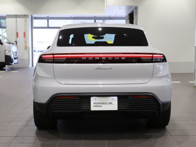 PORSCHE MACAN - 2