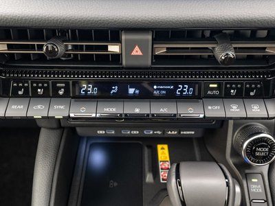 2025 Toyota LAND CRUISER 250 — миниатюра 26