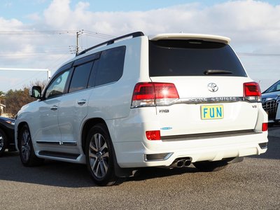 TOYOTA LAND CRUISER 200 - 6