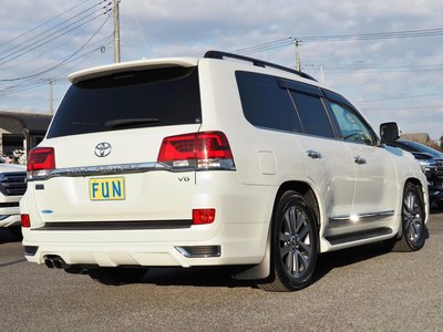 TOYOTA LAND CRUISER 200 - 5