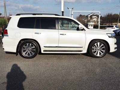 TOYOTA LAND CRUISER 200 - 9