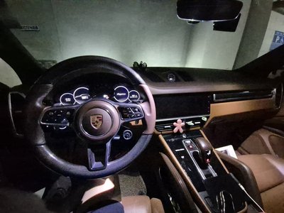 PORSCHE CAYENNE - 4