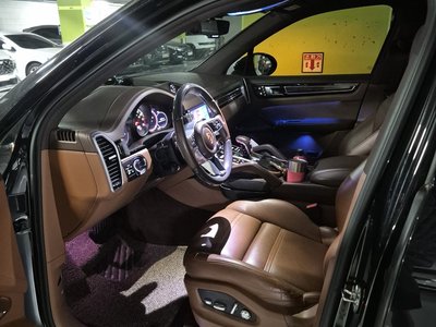 PORSCHE CAYENNE - 3