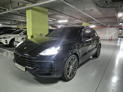 PORSCHE CAYENNE - 1