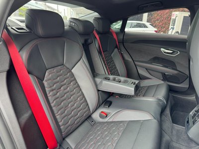 AUDI RS E-TRON GT - 7