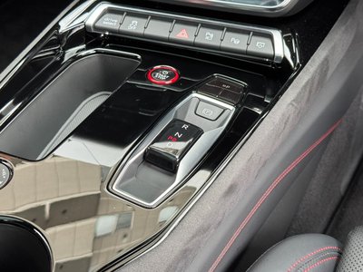 AUDI RS E-TRON GT - 10