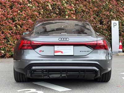 AUDI RS E-TRON GT - 4
