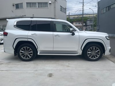 صورة مصغرة 13 لـ 2024 Toyota LAND CRUISER 300