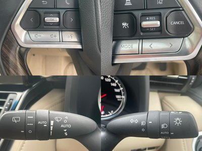 TOYOTA LAND CRUISER 300 - 5