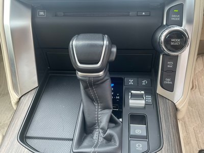 صورة مصغرة 18 لـ 2024 Toyota LAND CRUISER 300