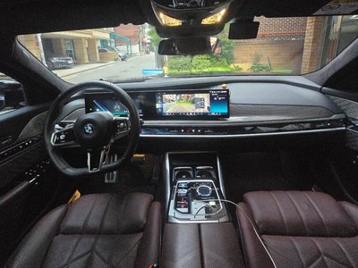 صورة مصغرة 12 لـ 2024 BMW I7