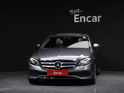 MERCEDES-BENZ E-CLASS - 2