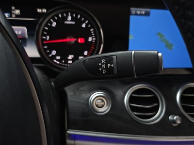 MERCEDES-BENZ E-CLASS - 9