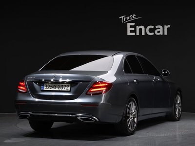 MERCEDES-BENZ E-CLASS - 3