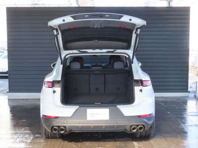 PORSCHE CAYENNE - 9