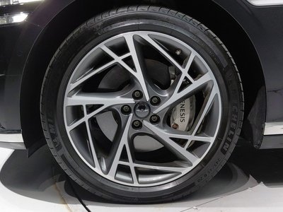 2022 Genesis G90 photo 6