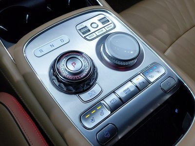 2022 Genesis G90 photo 9