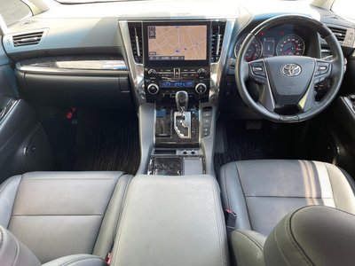 2023 Toyota ALPHARD — фото 3
