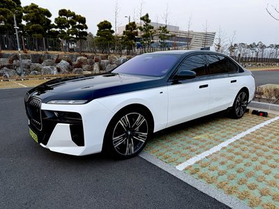 BMW I7 - 1