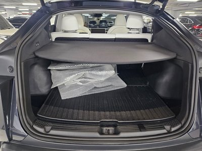 TESLA MODEL Y - 9