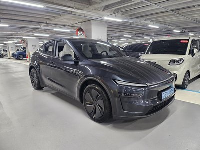 TESLA MODEL Y - 5