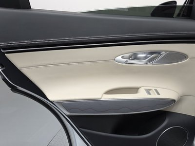 2024 Genesis GV70 thumbnail 15