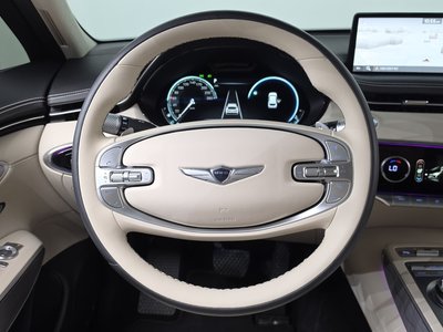 2024 Genesis GV70 thumbnail 18