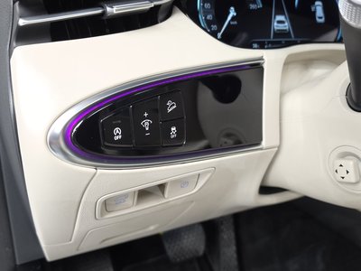 2024 Genesis GV70 thumbnail 26