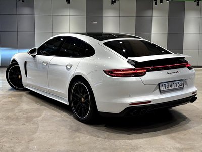 PORSCHE PANAMERA - 7