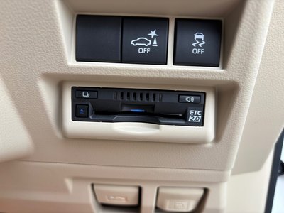 TOYOTA LAND CRUISER 300 - 9