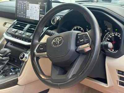TOYOTA LAND CRUISER 300 - 5