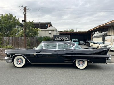 CADILLAC DE VILLE - 3