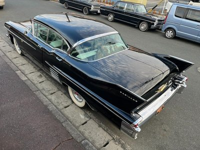 CADILLAC DE VILLE - 6