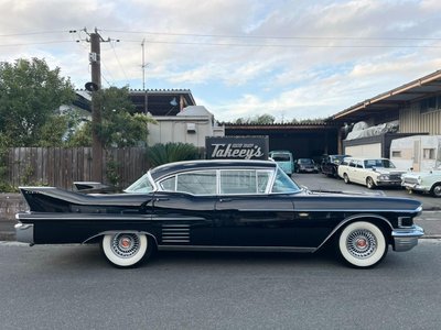 CADILLAC DE VILLE - 4