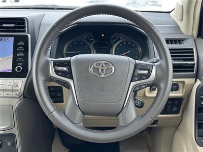 TOYOTA LAND CRUISER PRADO - 9