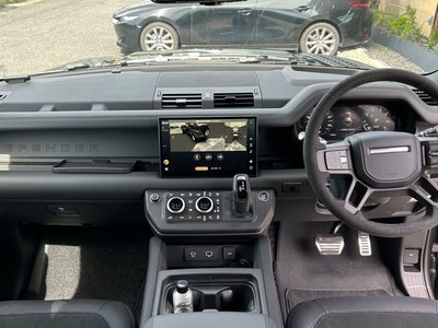 LAND ROVER DEFENDER - 7