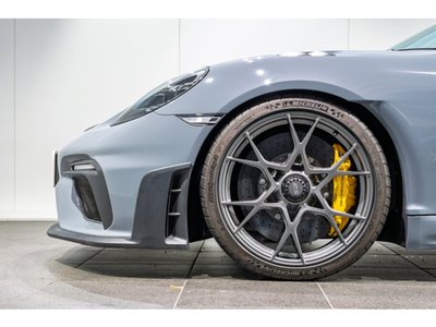 PORSCHE 718 SPYDER - 10