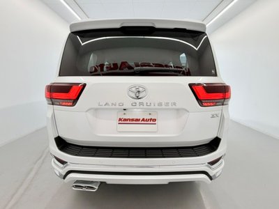 TOYOTA LAND CRUISER 300 - 3