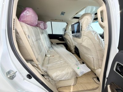 TOYOTA LAND CRUISER 300 - 5